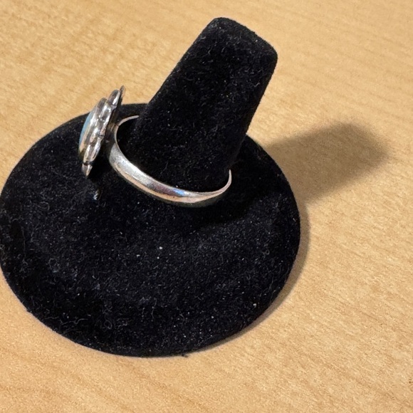 Sundance catalog jade ring - Picture 2 of 5